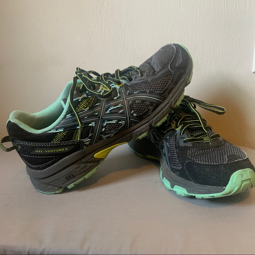 Women’s Asics Tennis Shoes